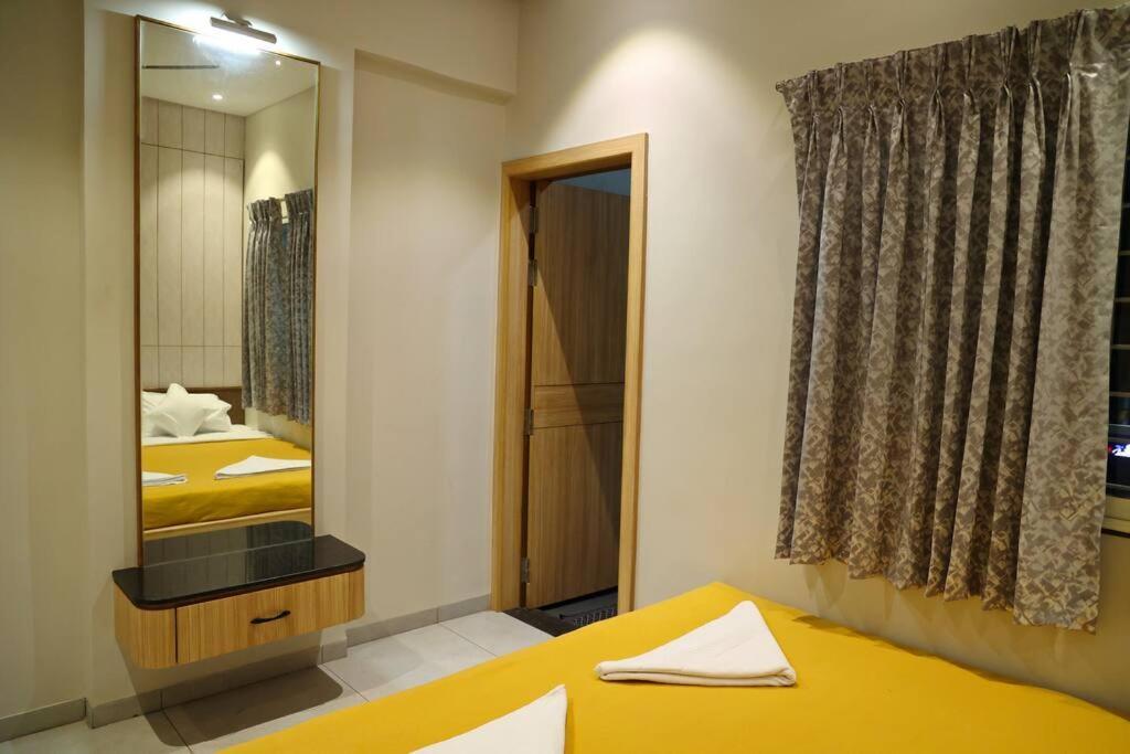 'Sumadhu Homes 301 ' Kolhapur Exterior foto